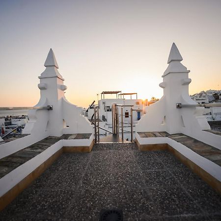 Ferreira Hostal Boutique โกนิล เด ลาฟรอนเตรา ภายนอก รูปภาพ