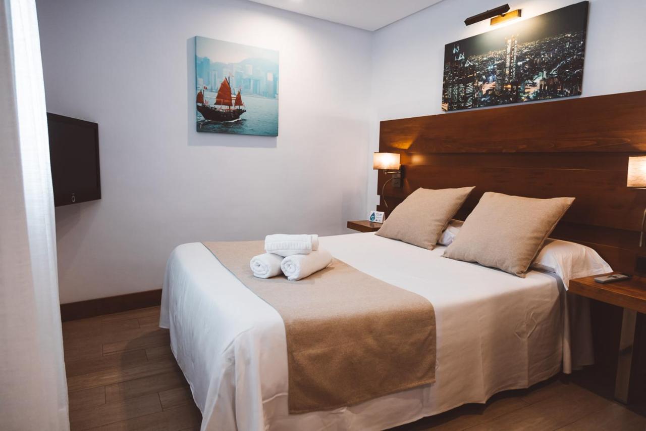 Ferreira Hostal Boutique โกนิล เด ลาฟรอนเตรา ภายนอก รูปภาพ
