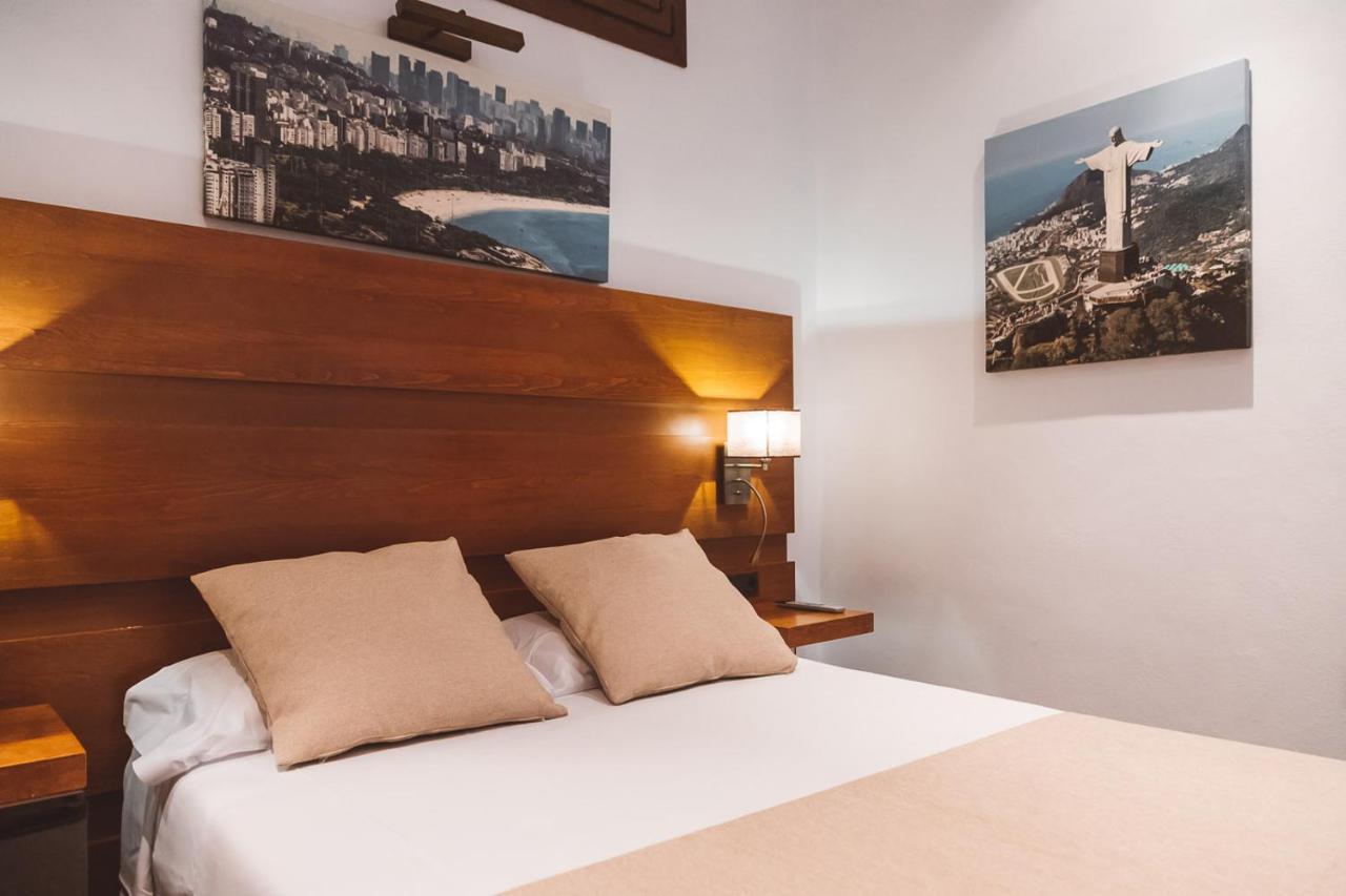 Ferreira Hostal Boutique โกนิล เด ลาฟรอนเตรา ภายนอก รูปภาพ