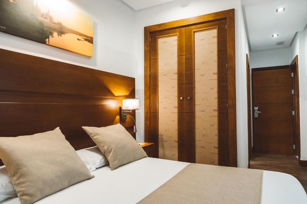 Ferreira Hostal Boutique โกนิล เด ลาฟรอนเตรา ภายนอก รูปภาพ