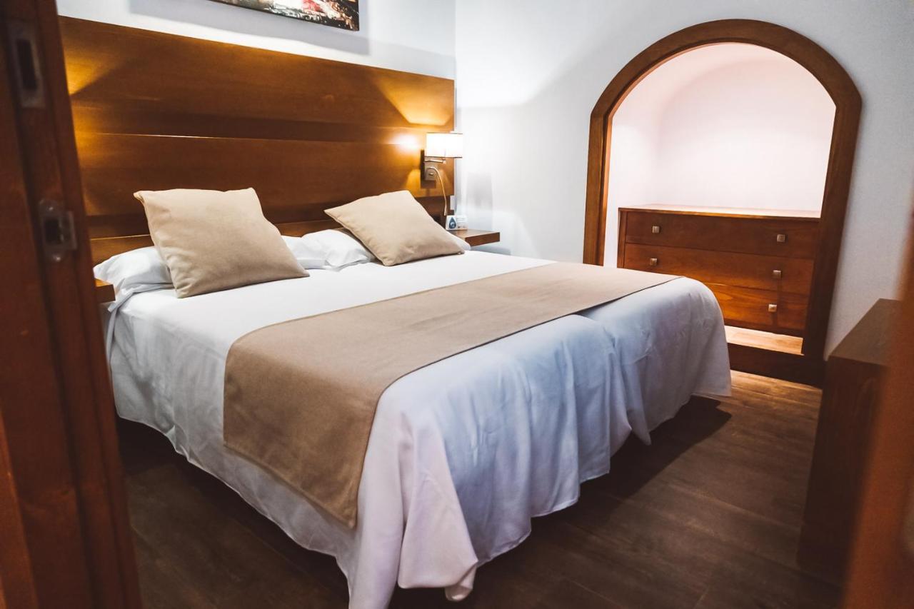 Ferreira Hostal Boutique โกนิล เด ลาฟรอนเตรา ภายนอก รูปภาพ