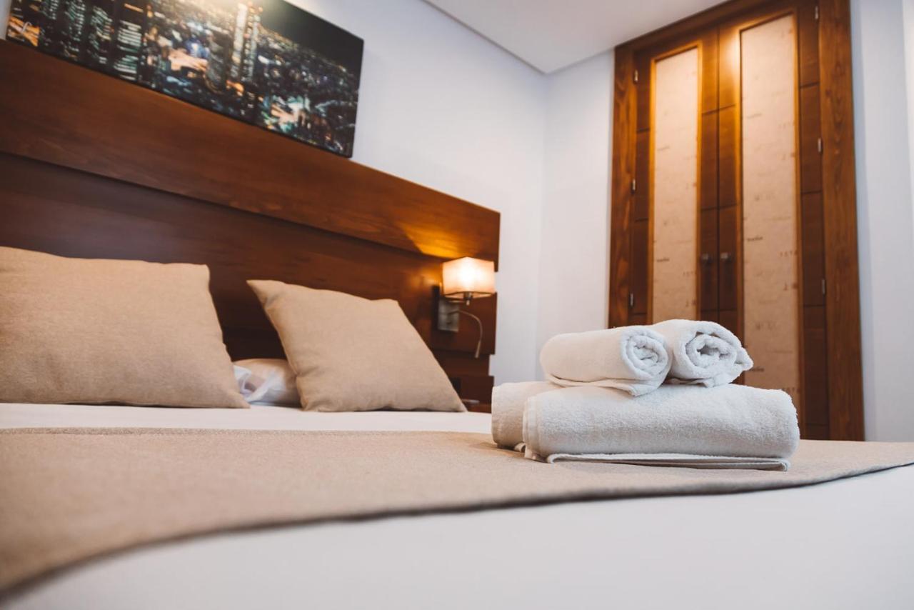Ferreira Hostal Boutique โกนิล เด ลาฟรอนเตรา ภายนอก รูปภาพ