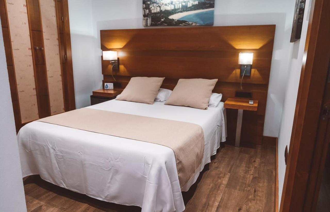 Ferreira Hostal Boutique โกนิล เด ลาฟรอนเตรา ภายนอก รูปภาพ