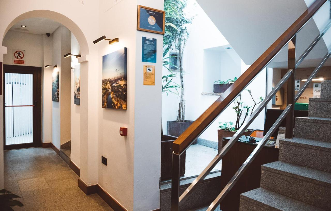 Ferreira Hostal Boutique โกนิล เด ลาฟรอนเตรา ภายนอก รูปภาพ