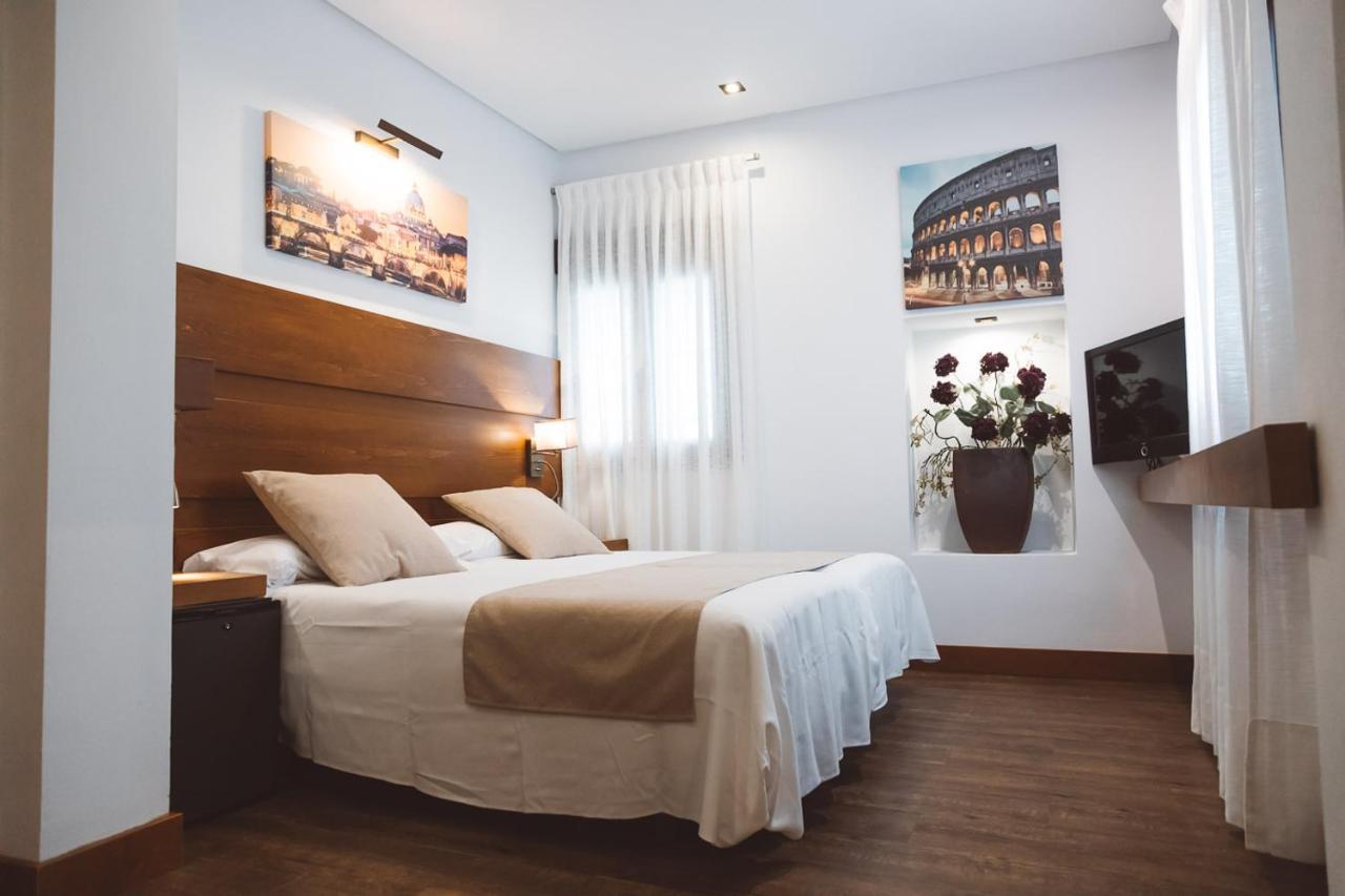 Ferreira Hostal Boutique โกนิล เด ลาฟรอนเตรา ภายนอก รูปภาพ