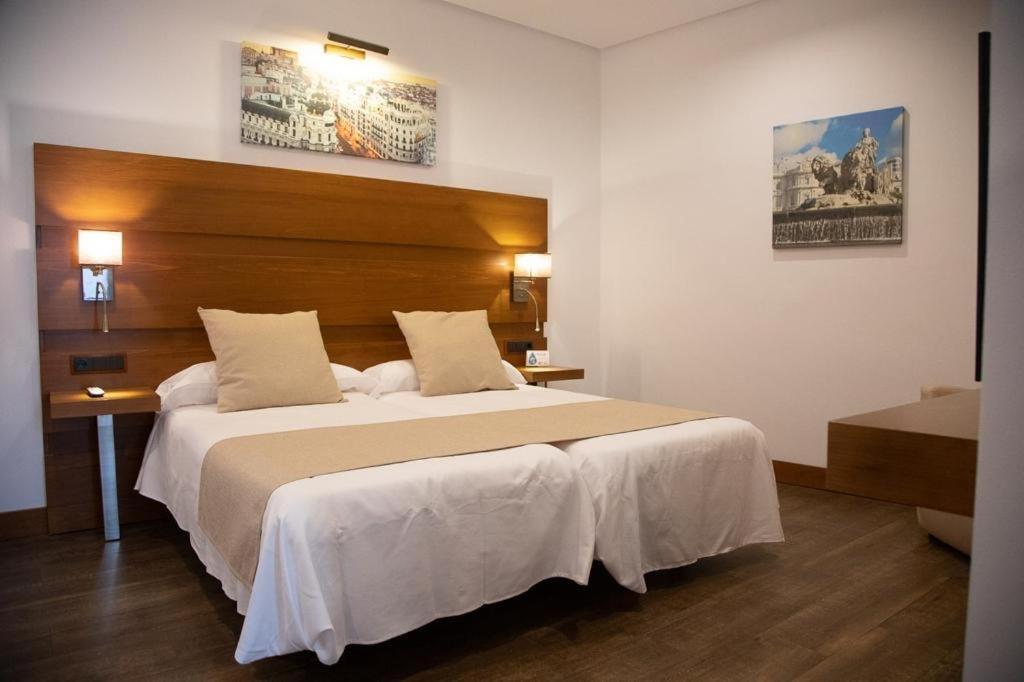 Ferreira Hostal Boutique โกนิล เด ลาฟรอนเตรา ภายนอก รูปภาพ